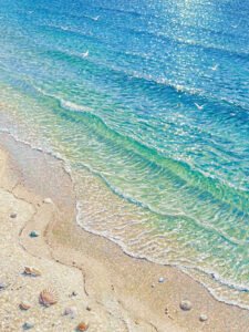 Sunlight-Kissed Shoreline - 13cm×18cm