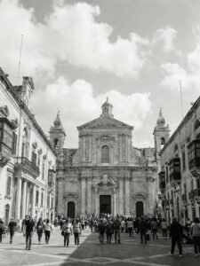 Cathedral Square - 13cm×18cm
